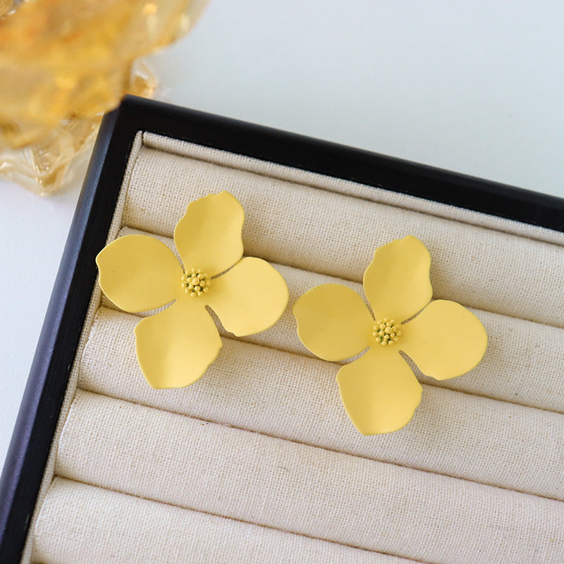 Women's Flower Sier Pin Fashion Exquisite Refined Grace Exaggerated Light Earrings