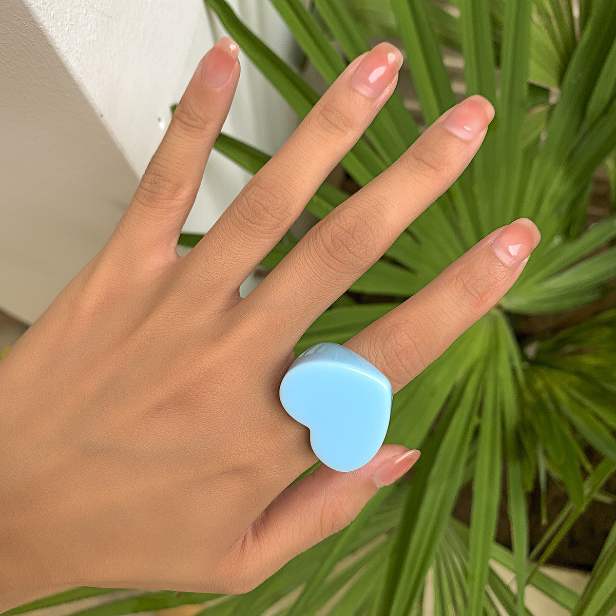 Women's Fashion Minimalist Candy Color Heart Shaped Vacation Style Rings