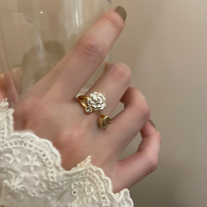 Camellia Heart-shaped Open Female Niche Design Rings