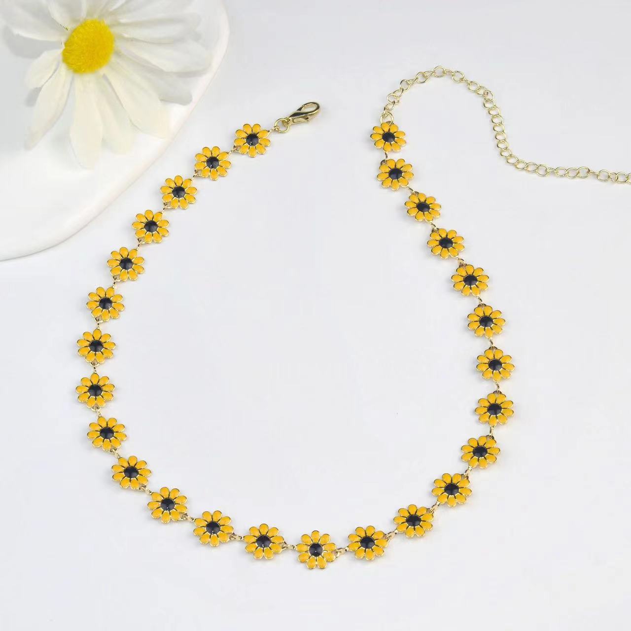 Drop Oil Little Daisy Flower Clavicle Necklaces