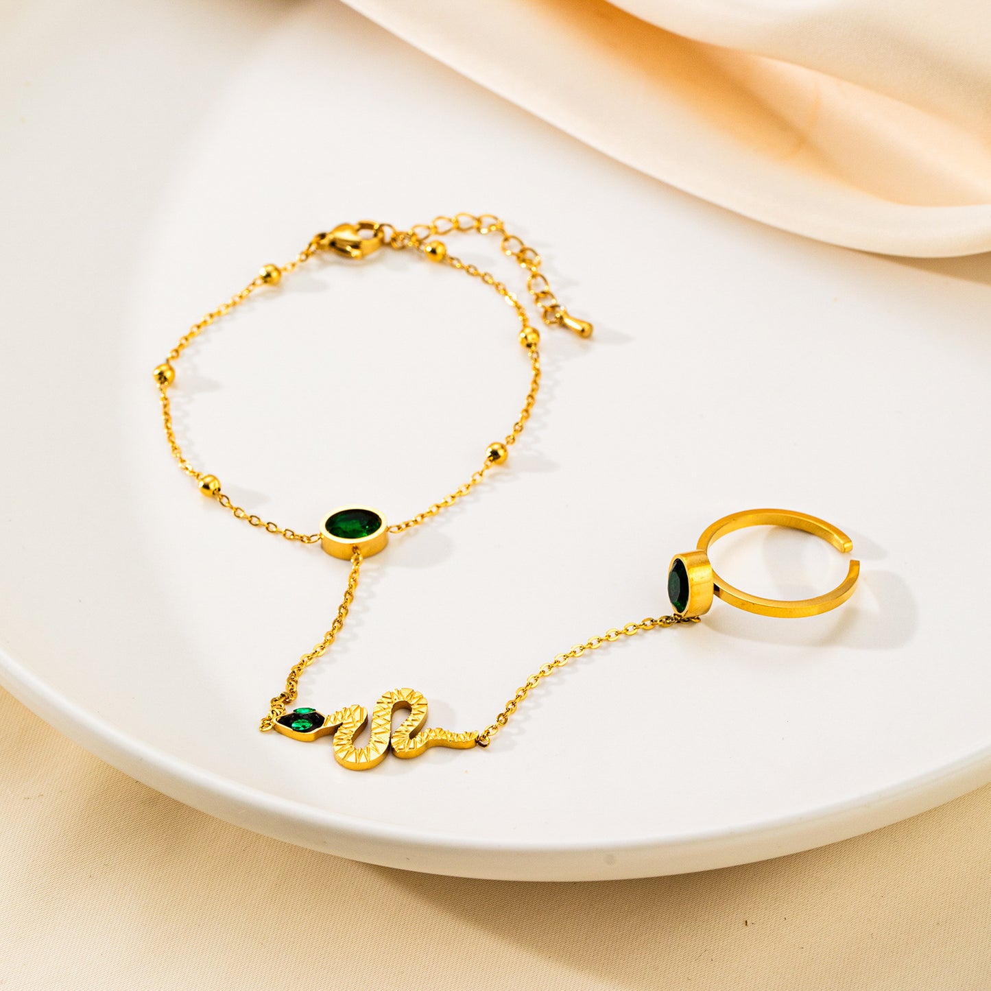 Women's Integrated Shell Turquoise Finger Chain Titanium Bracelets