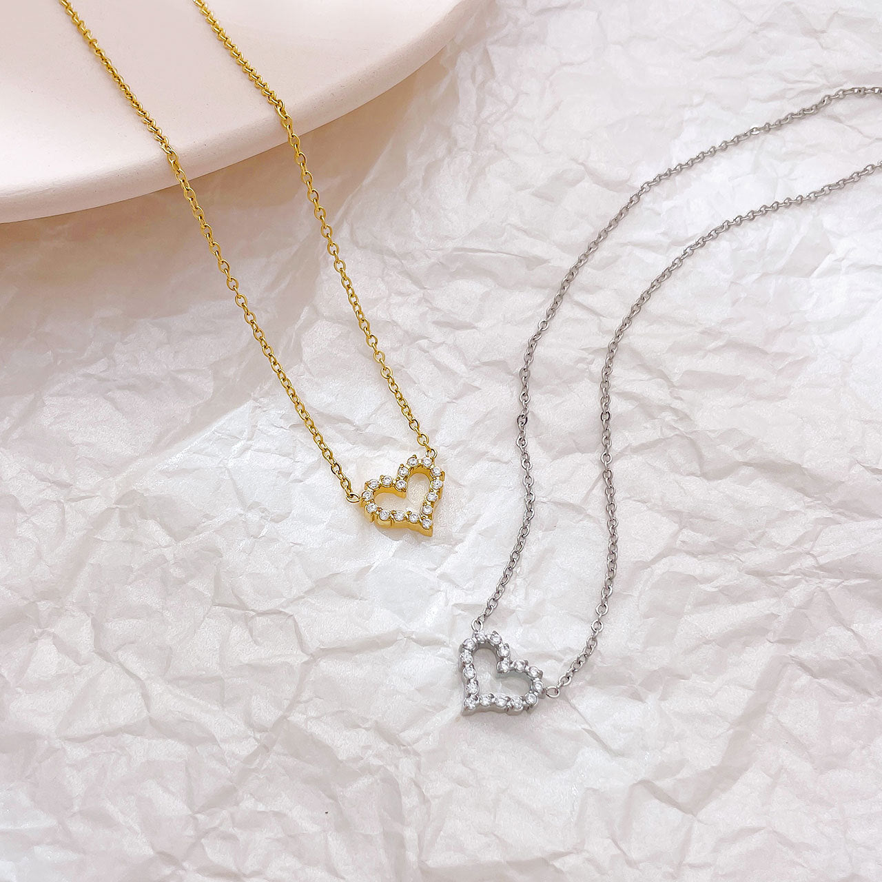 Hollow Heart-shaped Collarbone Versatile High-grade Light Necklaces