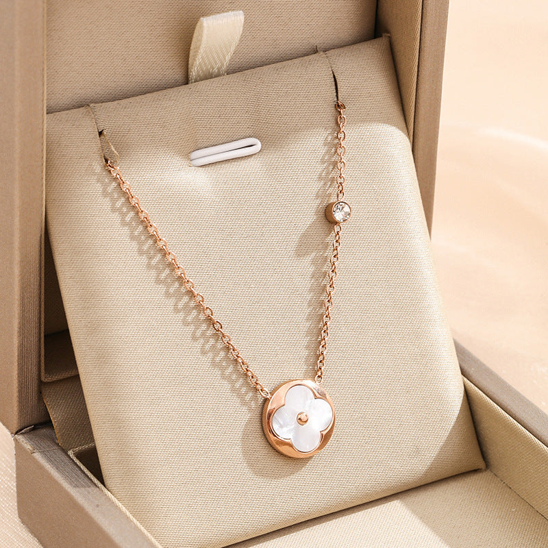 Titanium Steel Round Inlaid Shell Four-leaf Necklaces