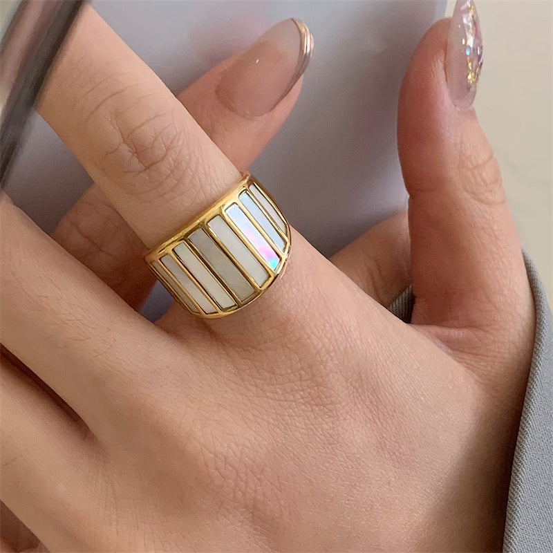 White Fritillary Female Design Fashion Personality Shell Index Rings