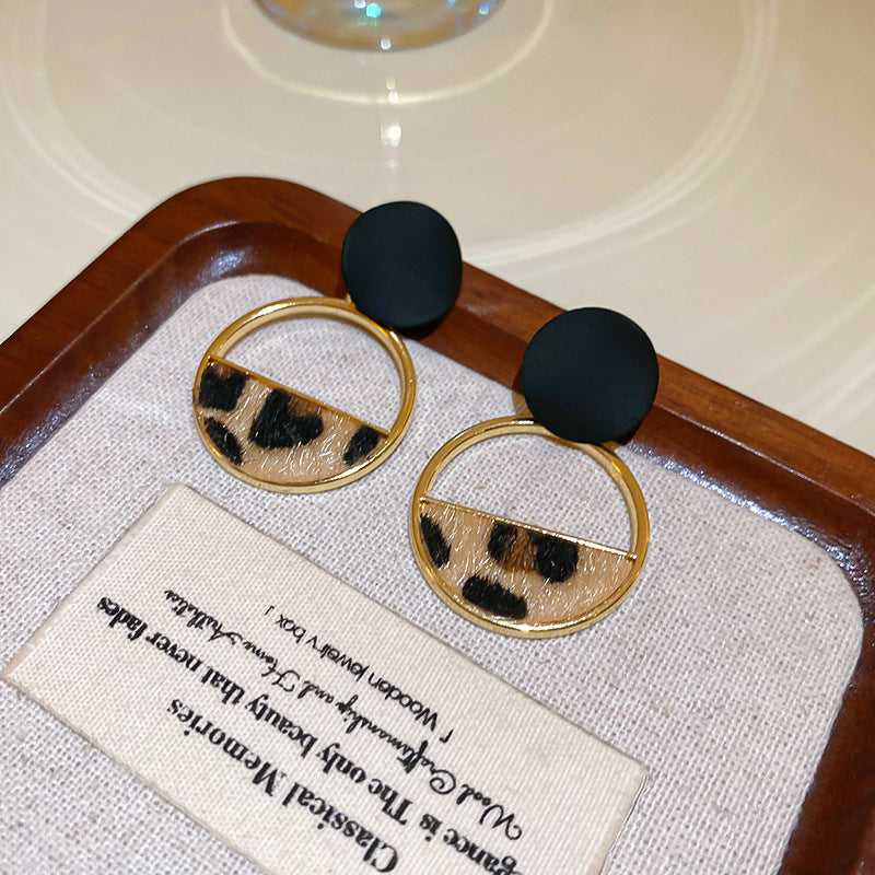 Leopard Print Artificial Leather Ear Fabulous Earrings