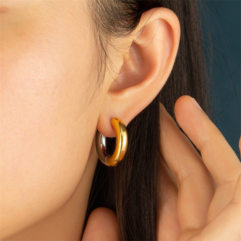 Round Light Luxury High-grade Titanium Steel Earrings