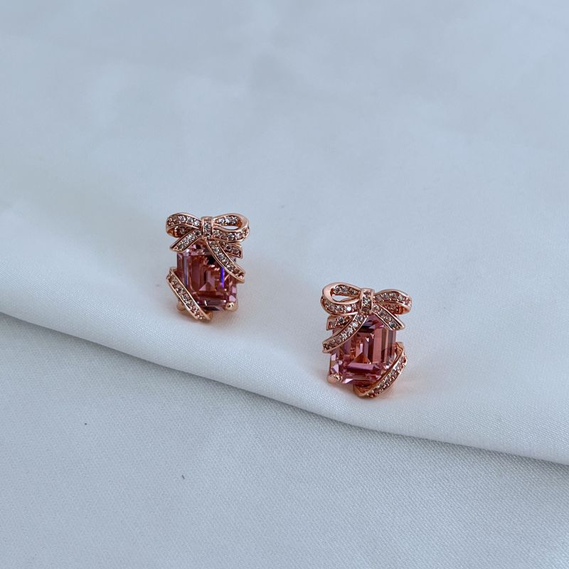 Fashionable Fresh Sweet Bow Inlaid Super Flash Earrings
