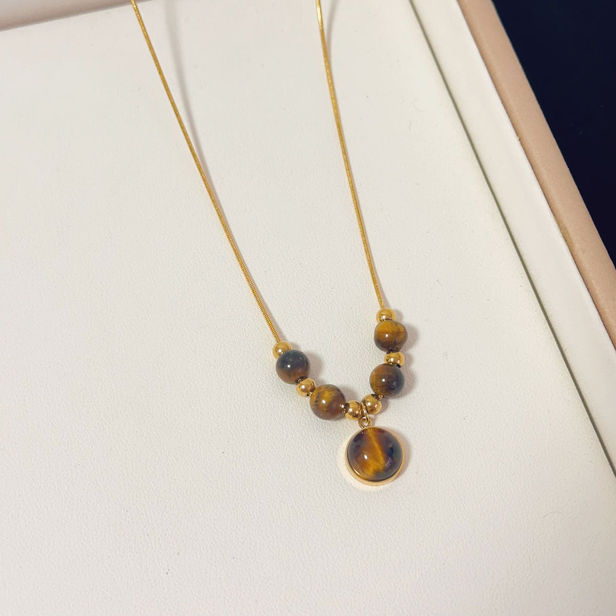 Tiger Eye Design Light Luxury Advanced Sense Elegance Retro Necklaces