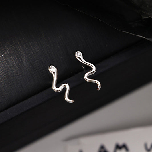 Men's Simulated Snakes Ear Korean Fashion Design Cold Earrings