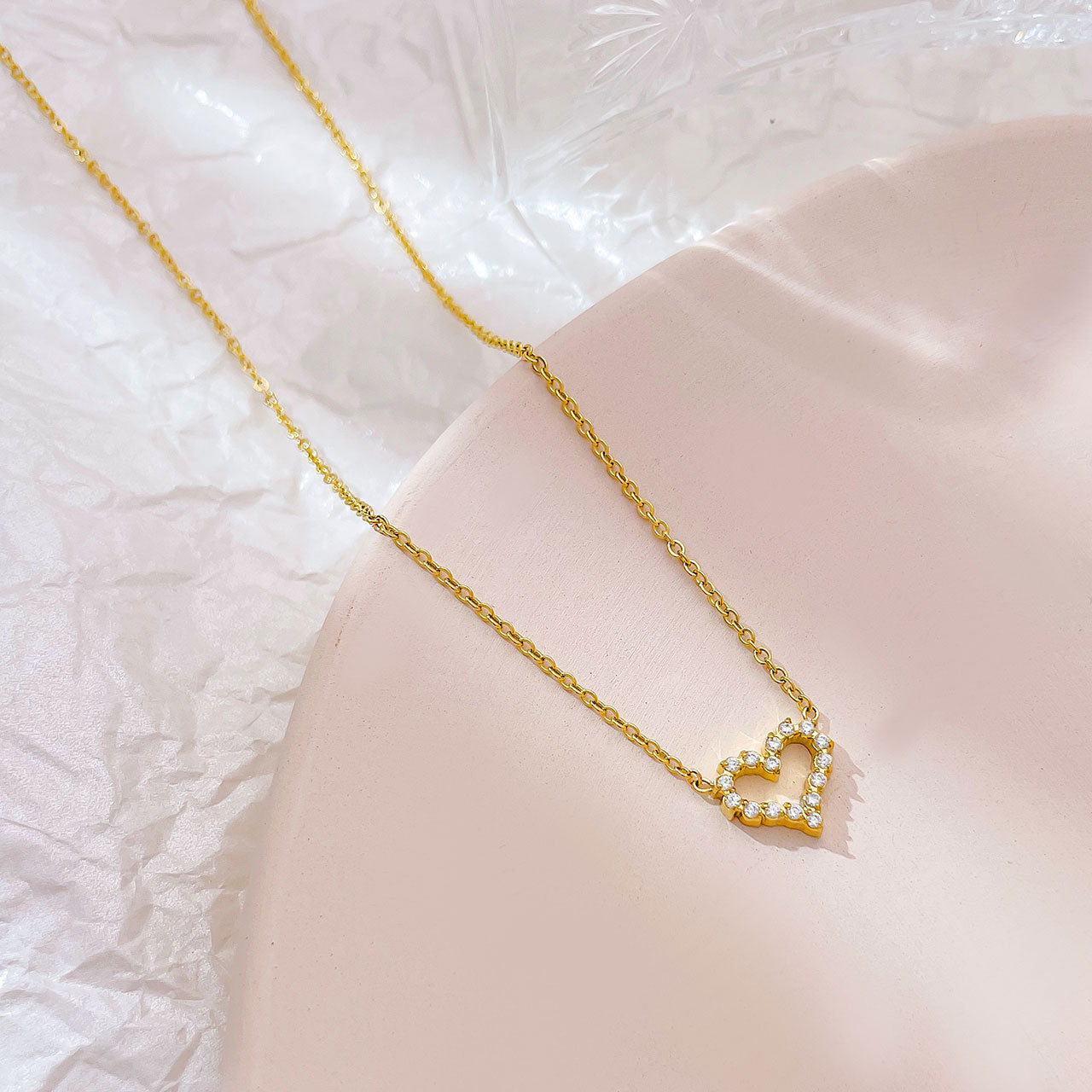 Hollow Heart-shaped Collarbone Versatile High-grade Light Necklaces