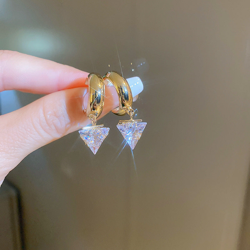 Women's Needle Shaped Metal Eardrop Design Fashion Earrings