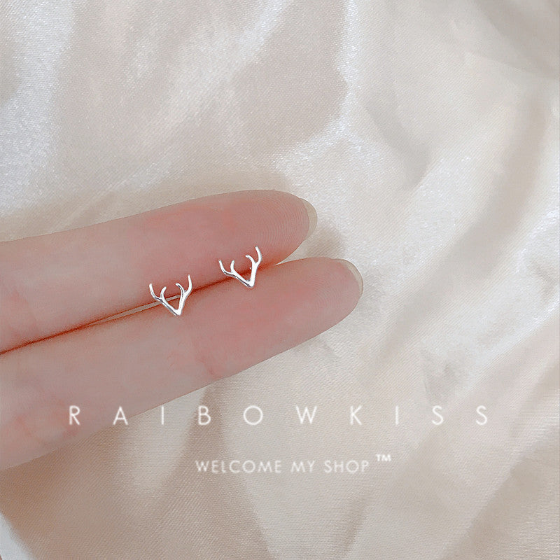 Women's Has Your Ear For Trendy Antlers Simple Compact Design Earrings