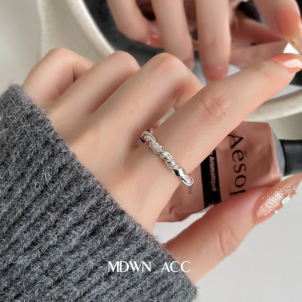 Cool Personalized Index Finger Female Tinfoil Texture Rings