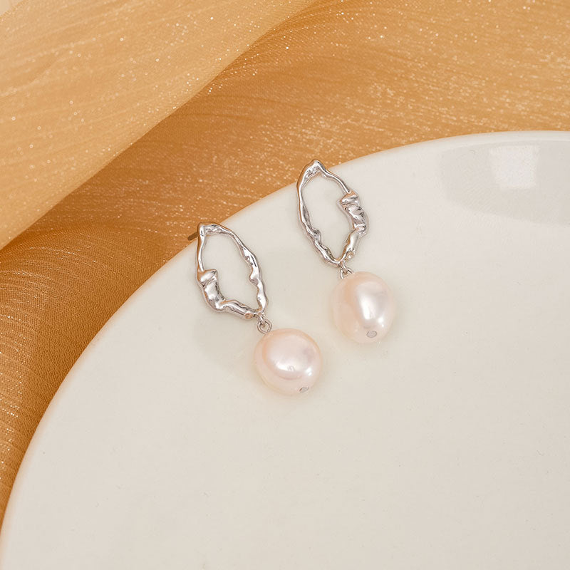 Sier Irregular Temperament Garland Under Banyan Earrings