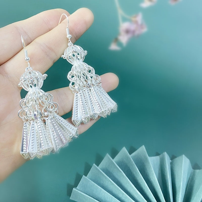 Personality Horn Bloom Vintage Eardrops Yi Earrings