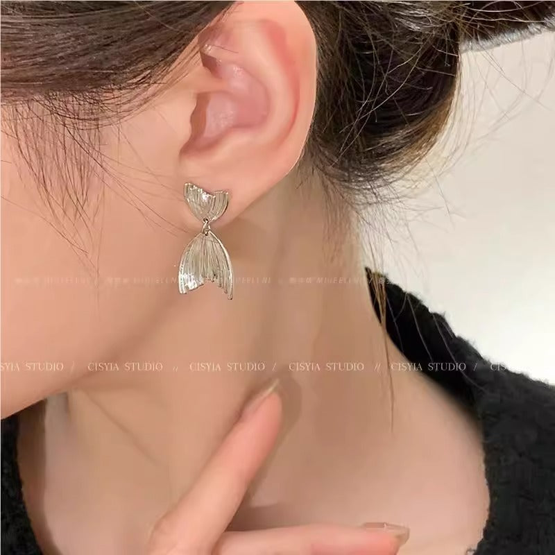 Women's Light Luxury Mosquito Coil Ear Clip Earrings