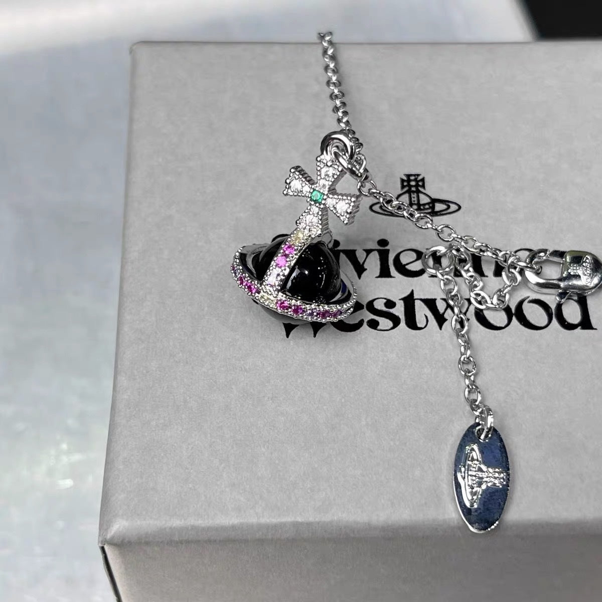 Colorful Crystals Three-dimensional Glass Ball Saturn Light Luxury Necklaces