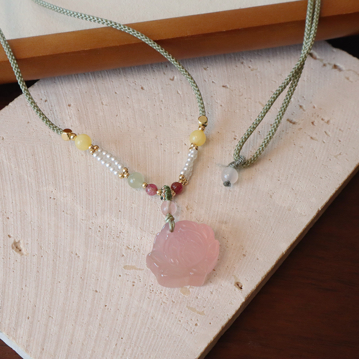 Buckle Chalcedony Fox Gourd Flower Moon Necklaces