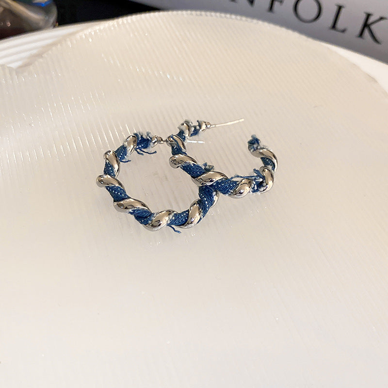 Women's Needle Shaped Metal Eardrop Design Fashion Earrings