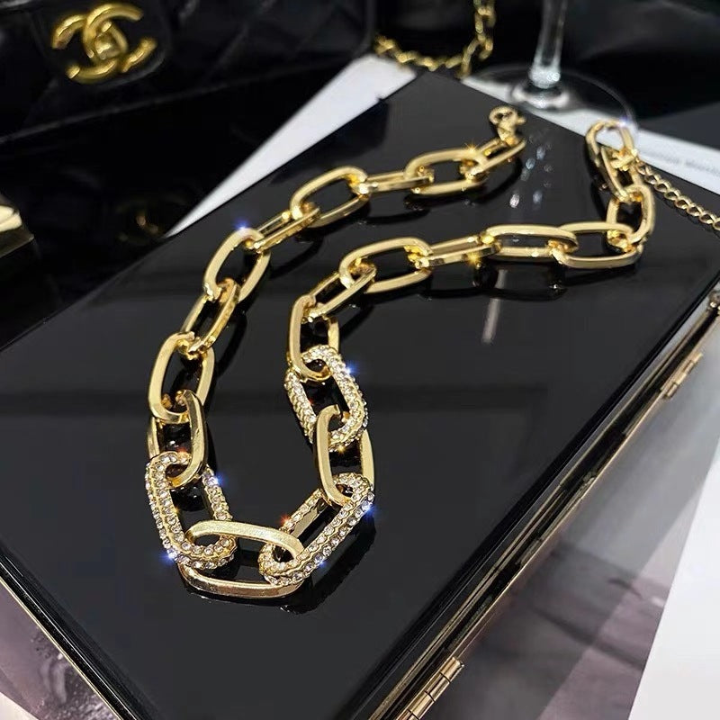 Women's Decorative Fashionable Short Clavicle Rhinestone Stitching Necklaces