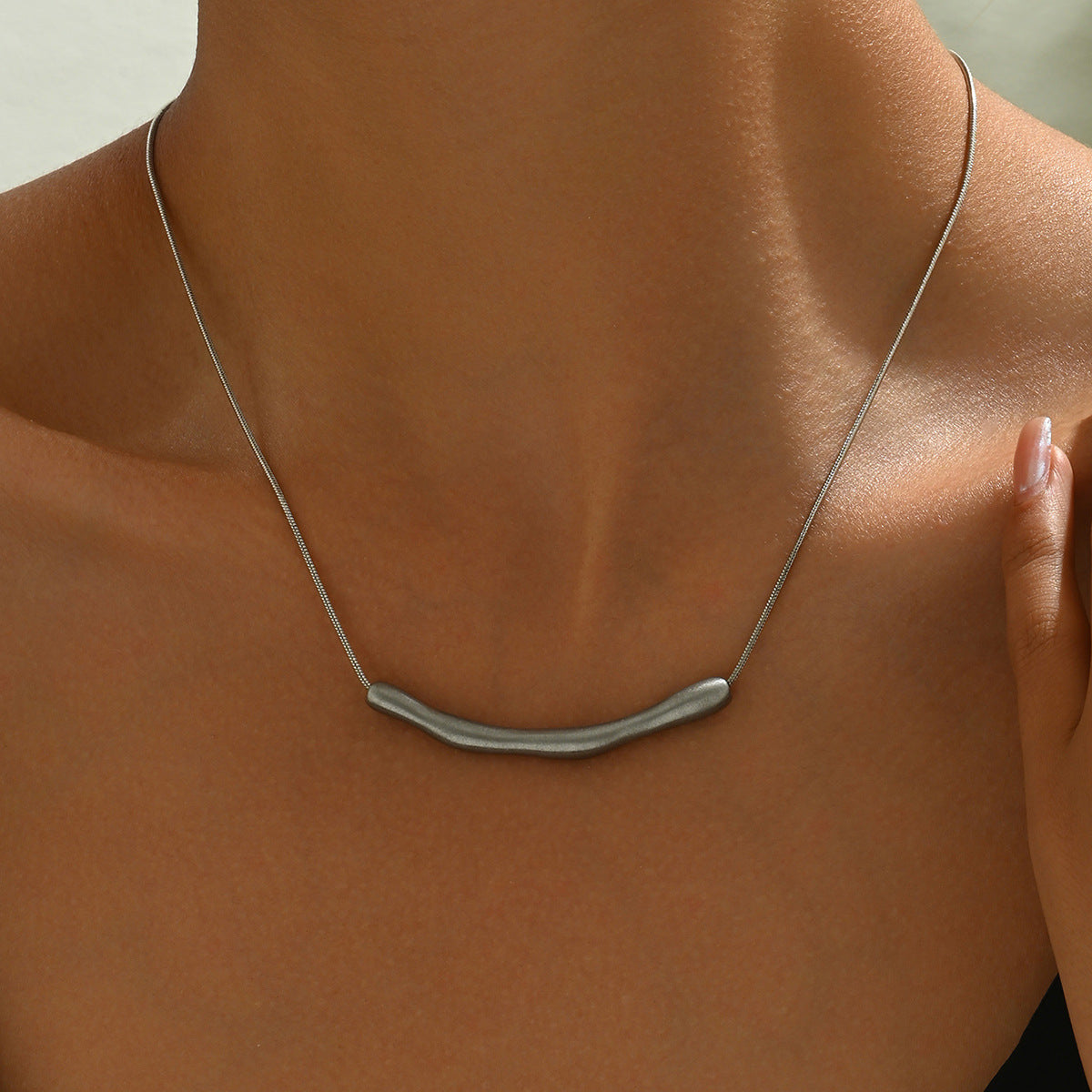 Geometric Simplicity Long Niche Pleated Metal Necklaces