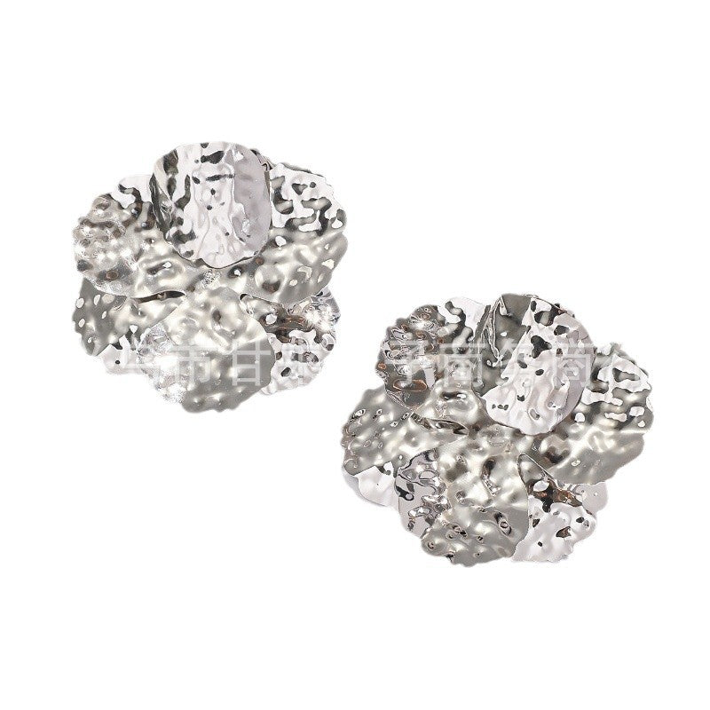 Women's Exaggerated Personalized Metal Flower Affordable Luxury Earrings