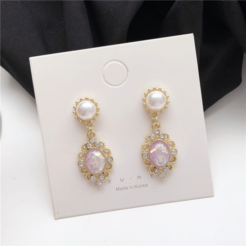 High-grade Female Niche Vintage Pearl Flower Elegant Earrings