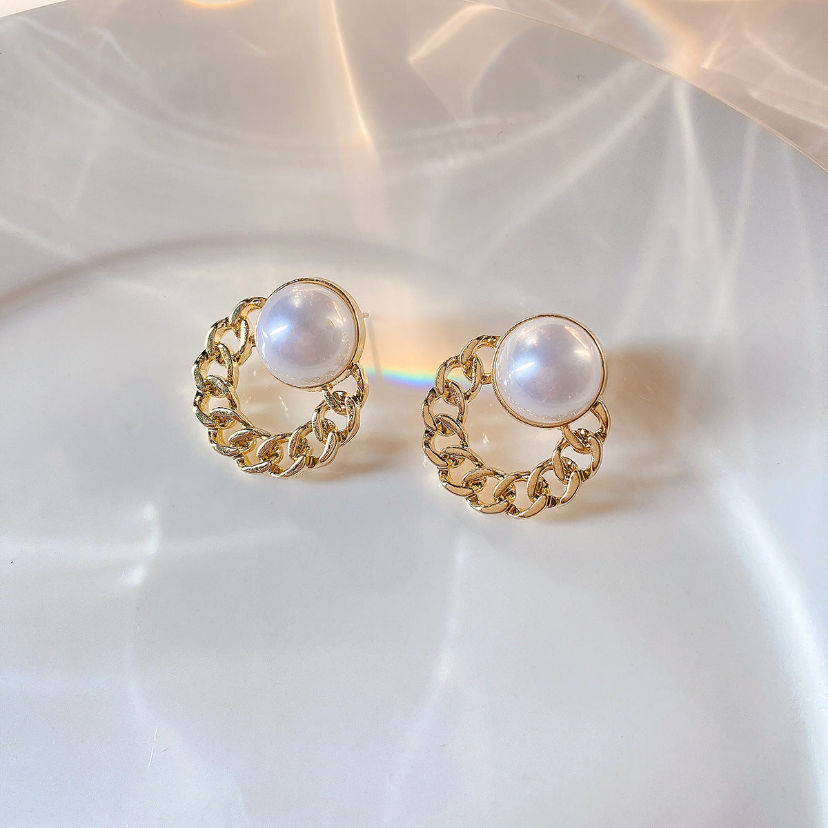High-grade Female Niche Vintage Pearl Flower Elegant Earrings