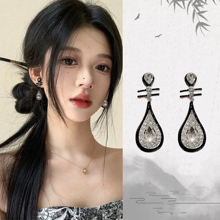 Ink Female Niche Design Ear High Earrings