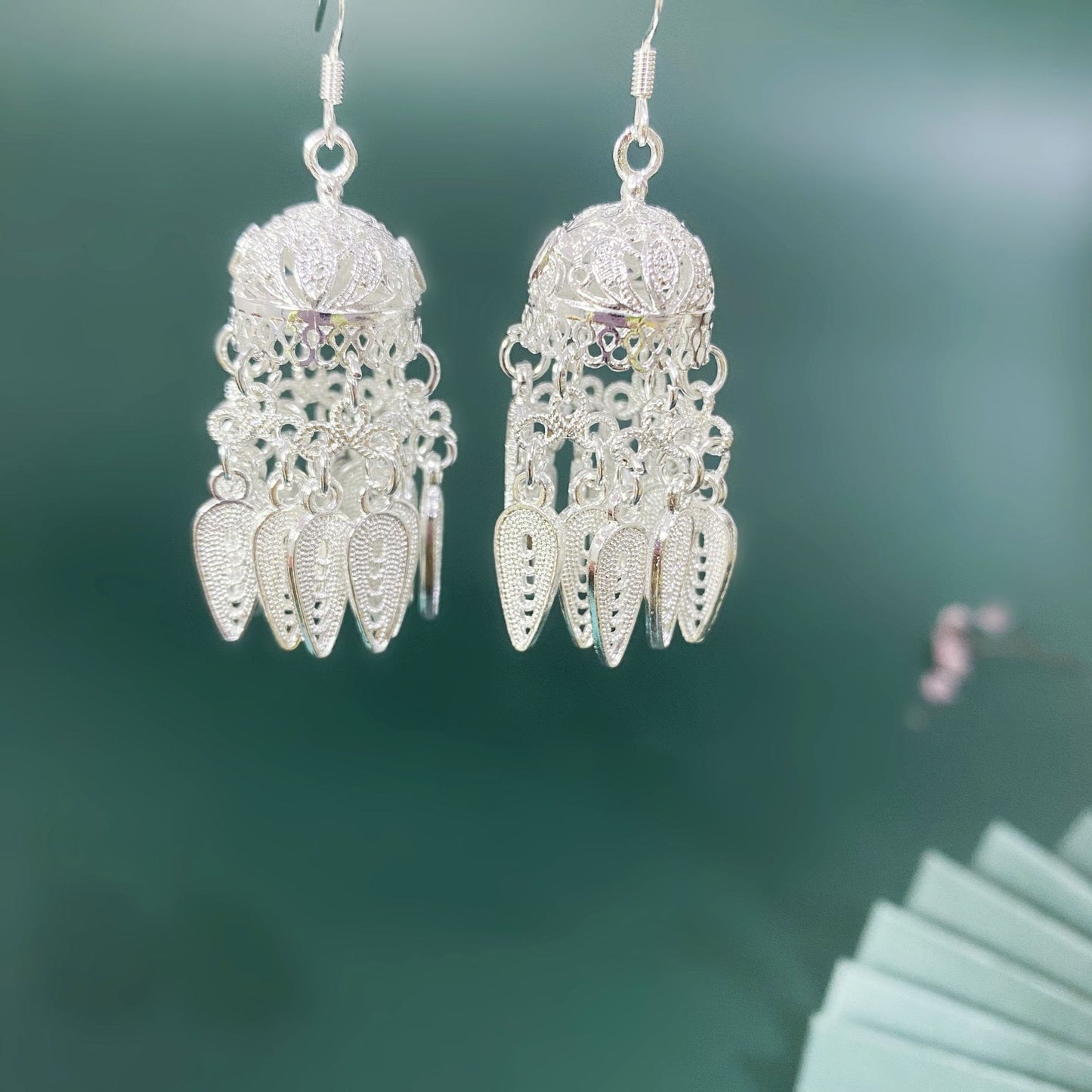 Personality Horn Bloom Vintage Eardrops Yi Earrings