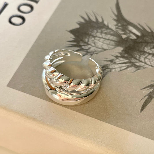 Women's & Men's Simple Hollow Twisted Line Fashion Personalized Minority Rings
