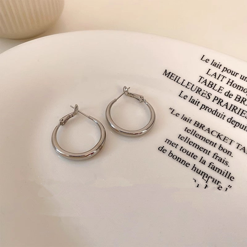 Women's Needle Simple Round Metal Design Fashionable Earrings