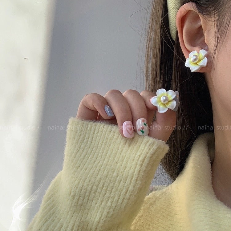 Fresh Pearl Flower Vacation Style Ear Earrings