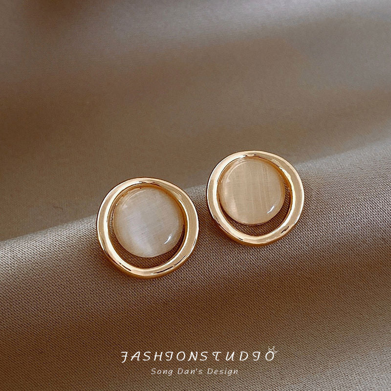 Popular Niche Temperament Female Advanced Metal Earrings