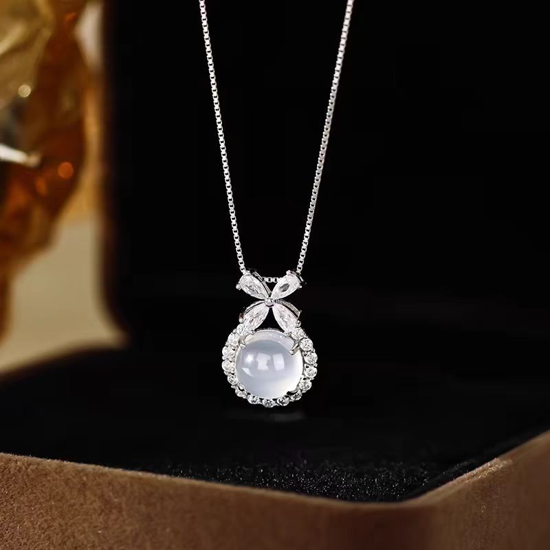 Sier Flowers White Chalcedony Female Light Luxury Necklaces