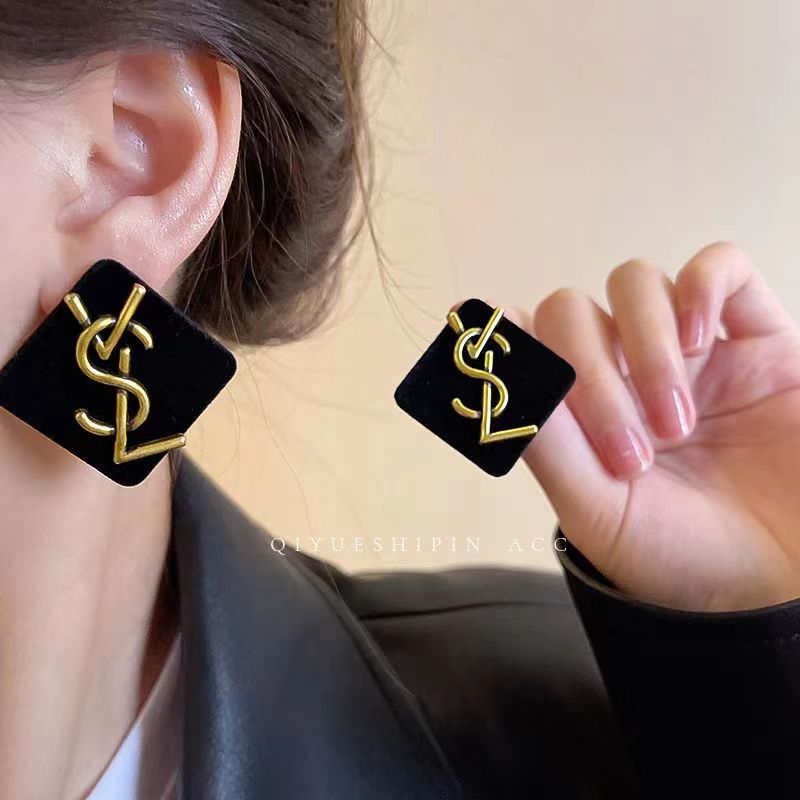 Sier Needle Simple Exquisite Square Zircon Light Luxury High-grade Earrings