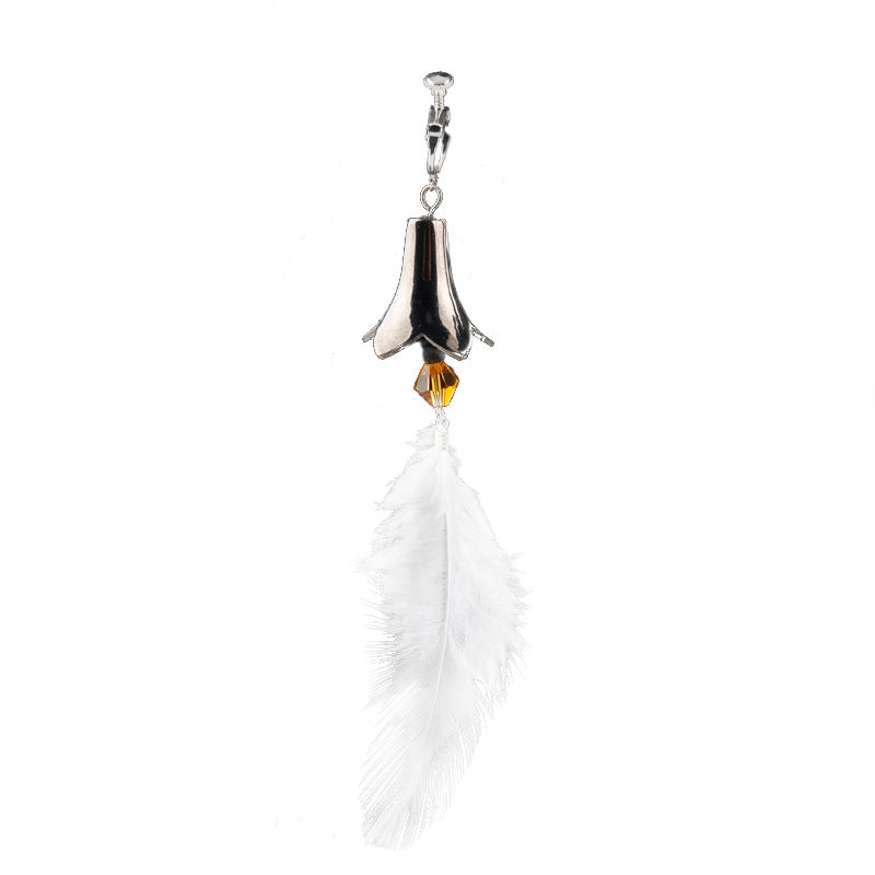 Travelers Empty Autumn Unilateral Temperament Feather Tassel Carved Earrings