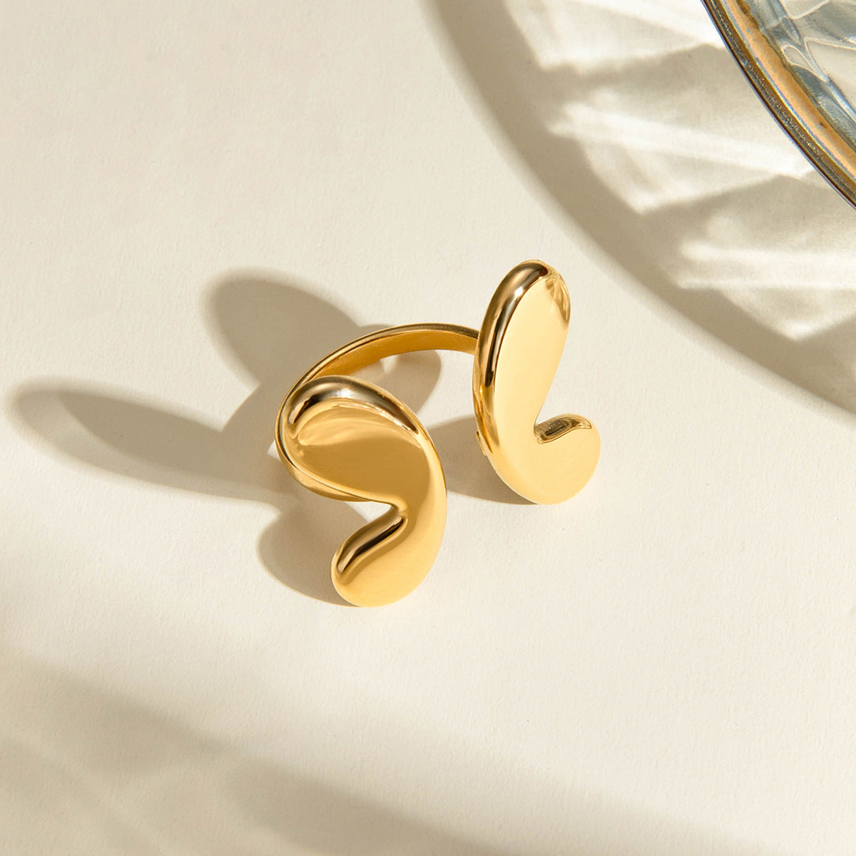 Women's Fashionable Simple Elegant Stainless Steel Glossy Rings