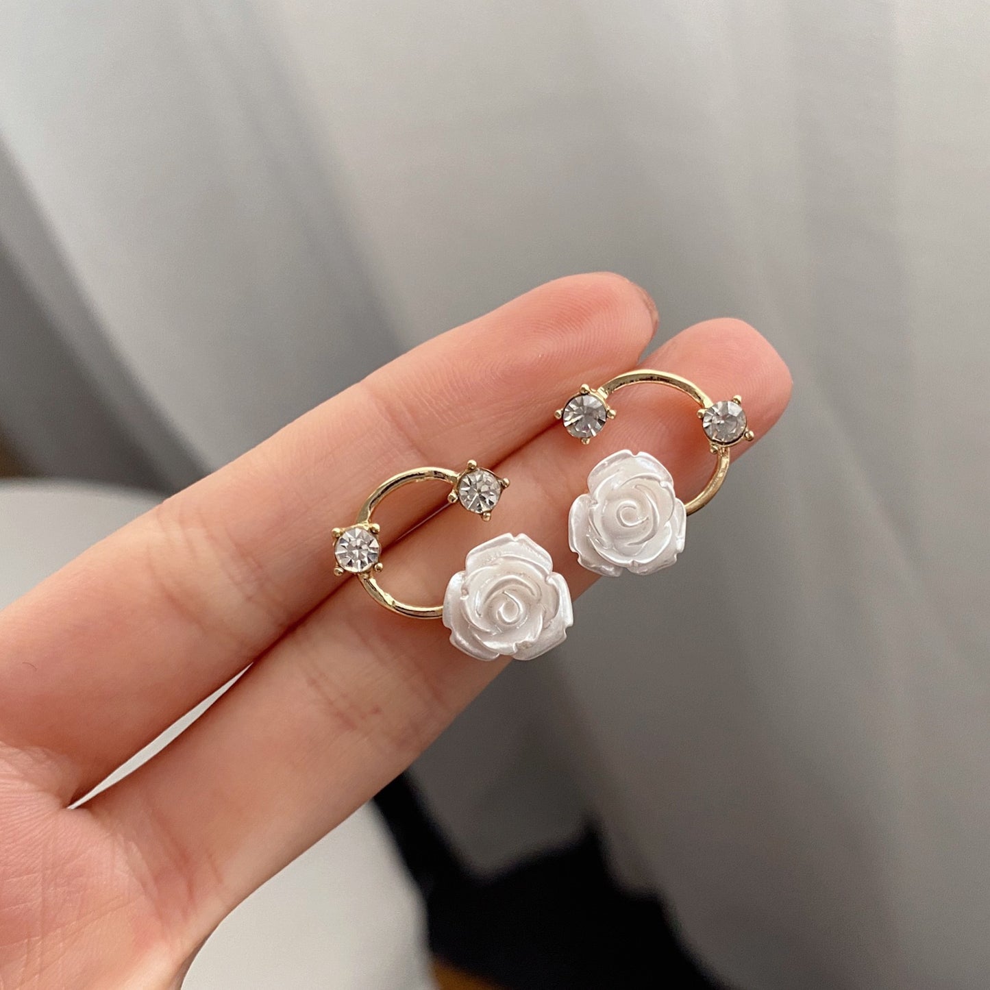 High-grade Female Niche Vintage Pearl Flower Elegant Earrings