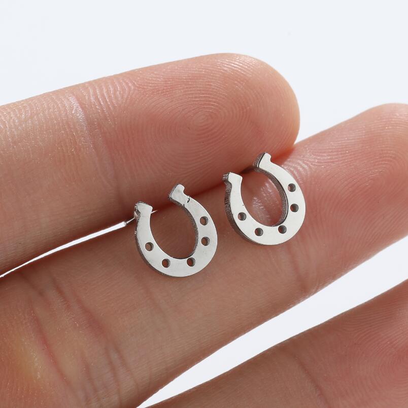 Women's Ornament Simple Fashion U-shaped Personalized Horseshoe Earrings