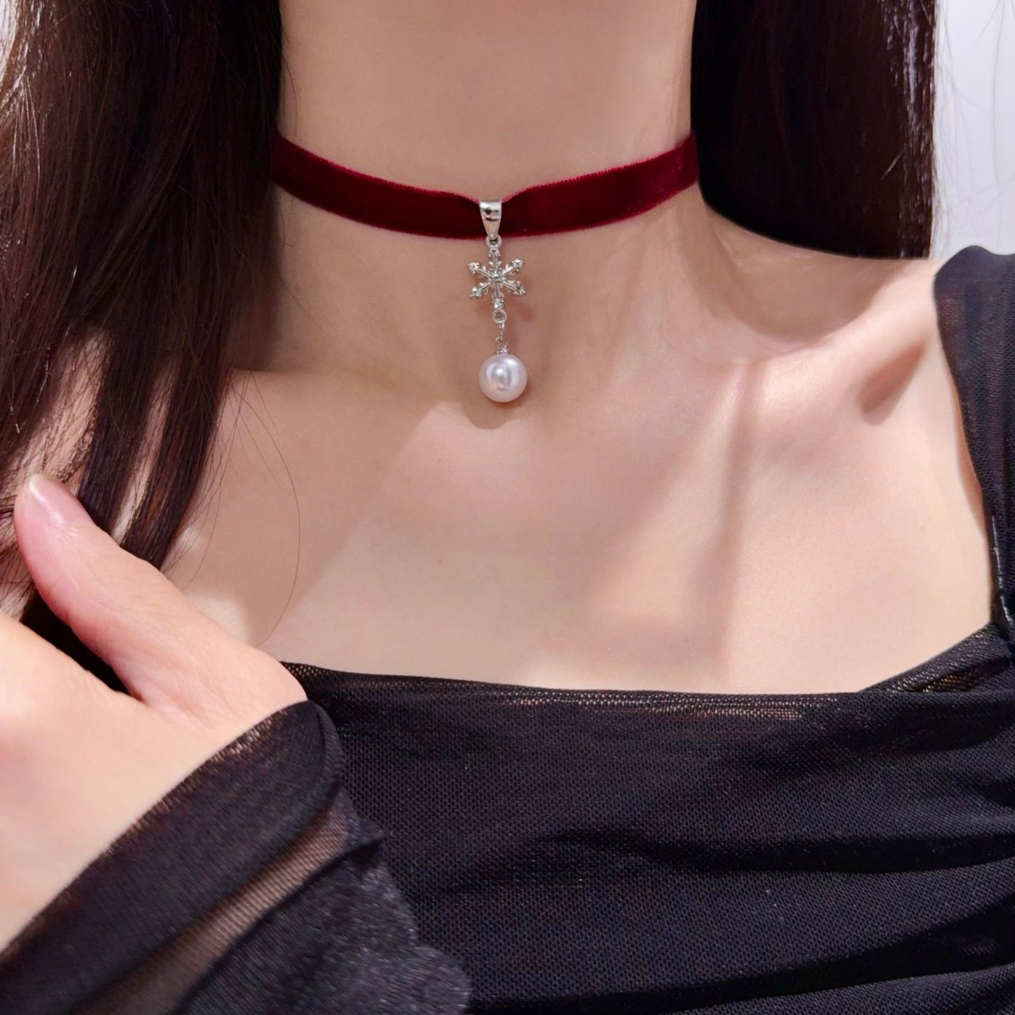 Snowflake Pearl Female Sweet White Veet Necklaces