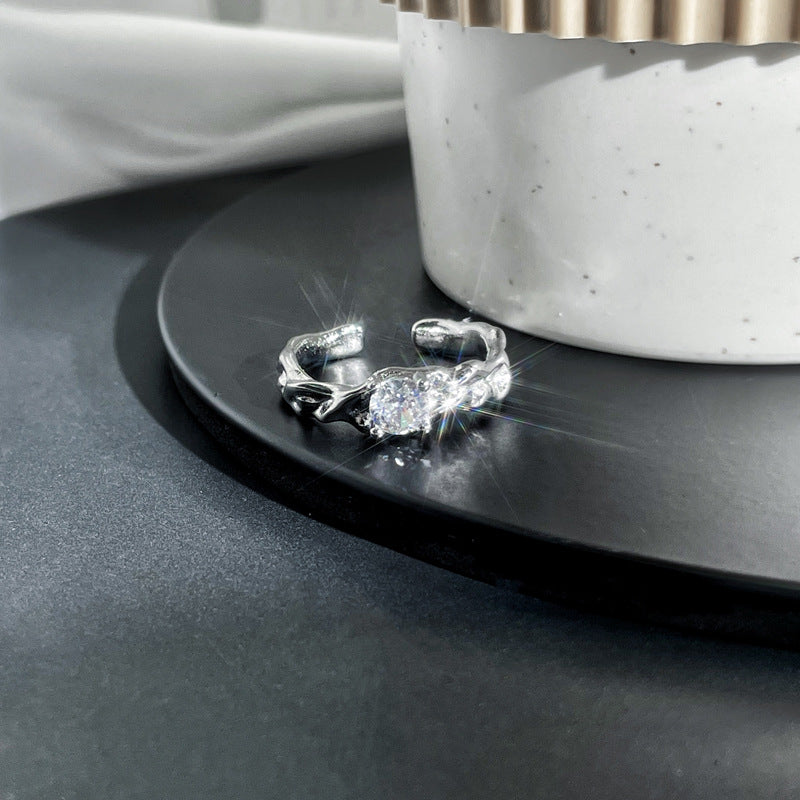 Exquisite Small Simple Inlaid Open-end Zircon Female Rings