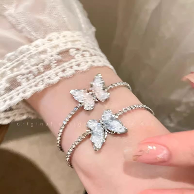 Butterfly Pull-out Female Style Girlfriends Light Luxury Minority Bracelets