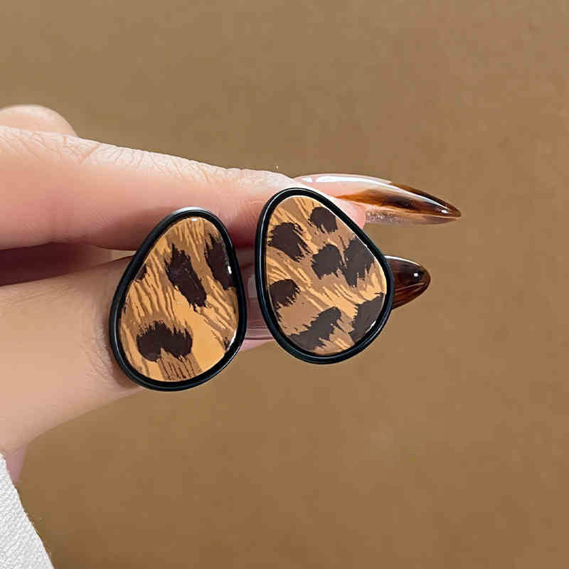 Sier Needle Simple Leopard Print Geometric Earrings