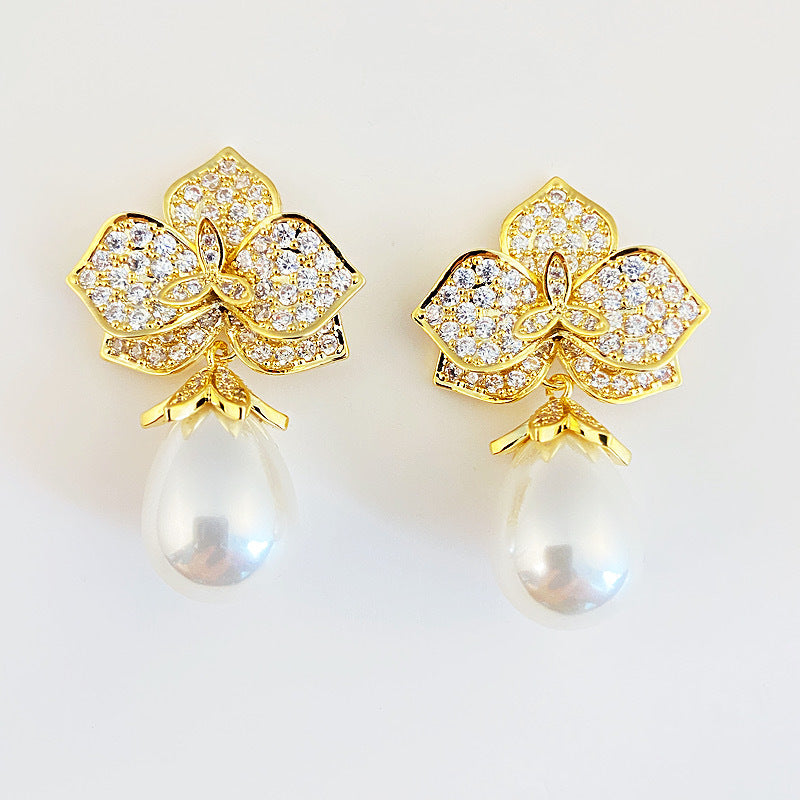 Fashionable Elegant Three-dimensional Flower Drop-shaped Pearl Earrings