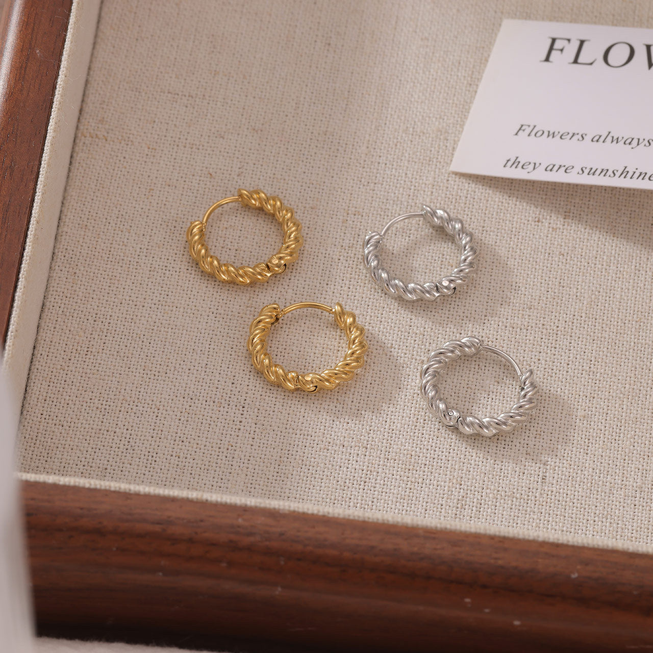 Women's Design Light Luxury High-grade Ear Clip Earrings