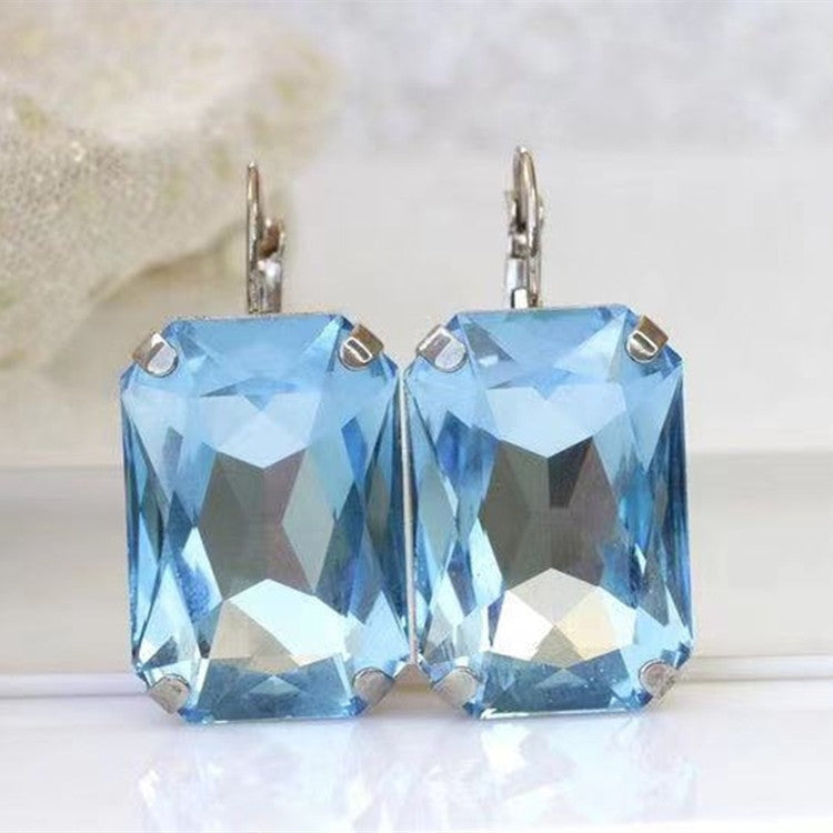 Women's Sells White Gem Copper Inlaid Diamond Oval Earrings