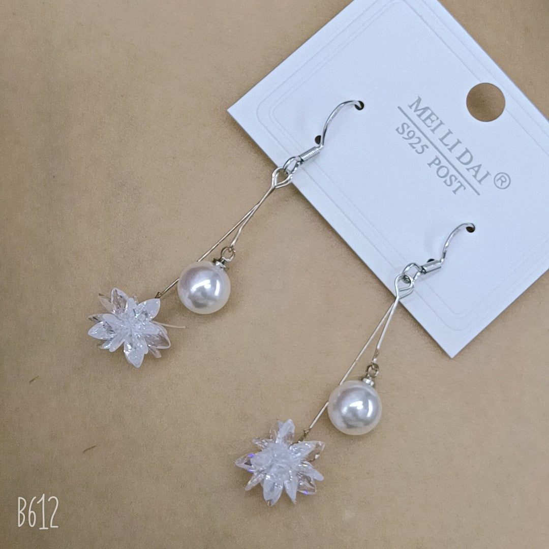 Women's Simple Three Pairs Of White Collar Earrings