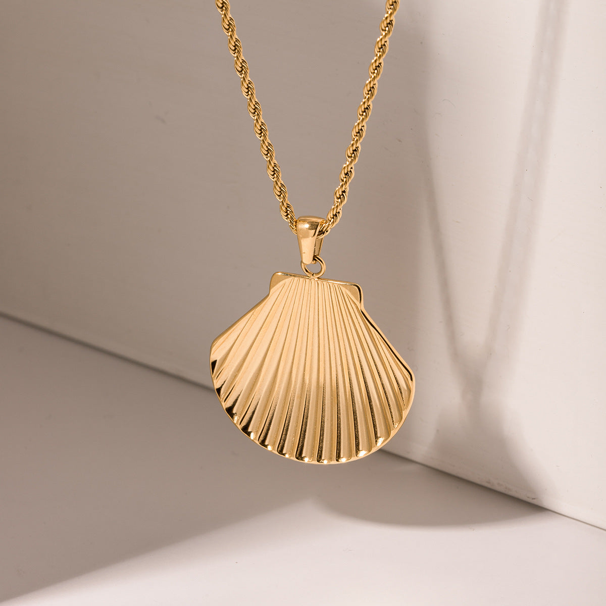 Women's Style Simple Gold-plated Stainless Steel Shell Necklaces