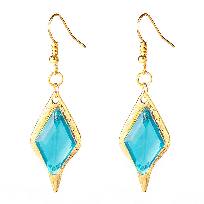 Travelers Empty Autumn Unilateral Temperament Feather Tassel Carved Earrings